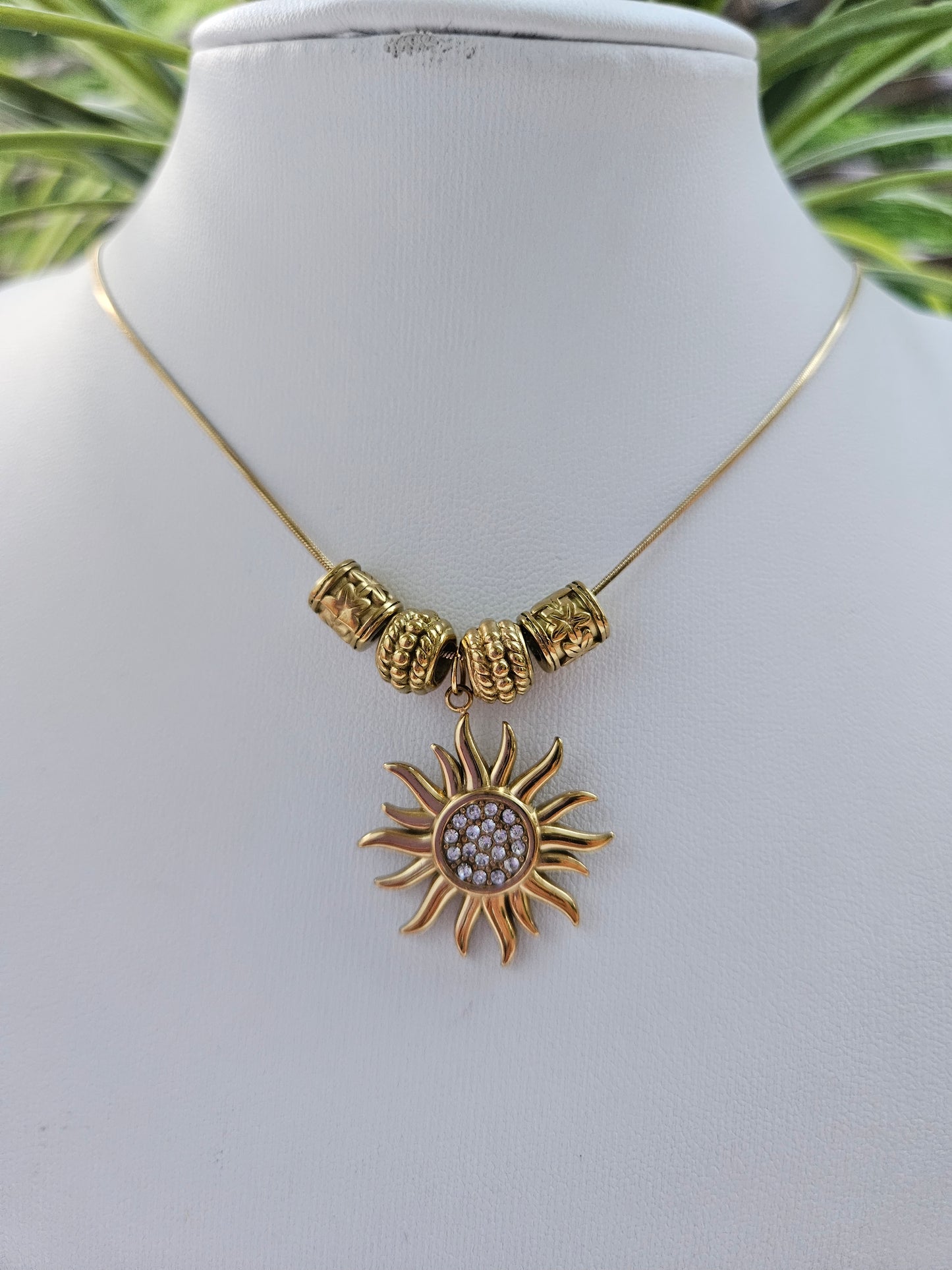 ELOYSE SUN NECKLACE
