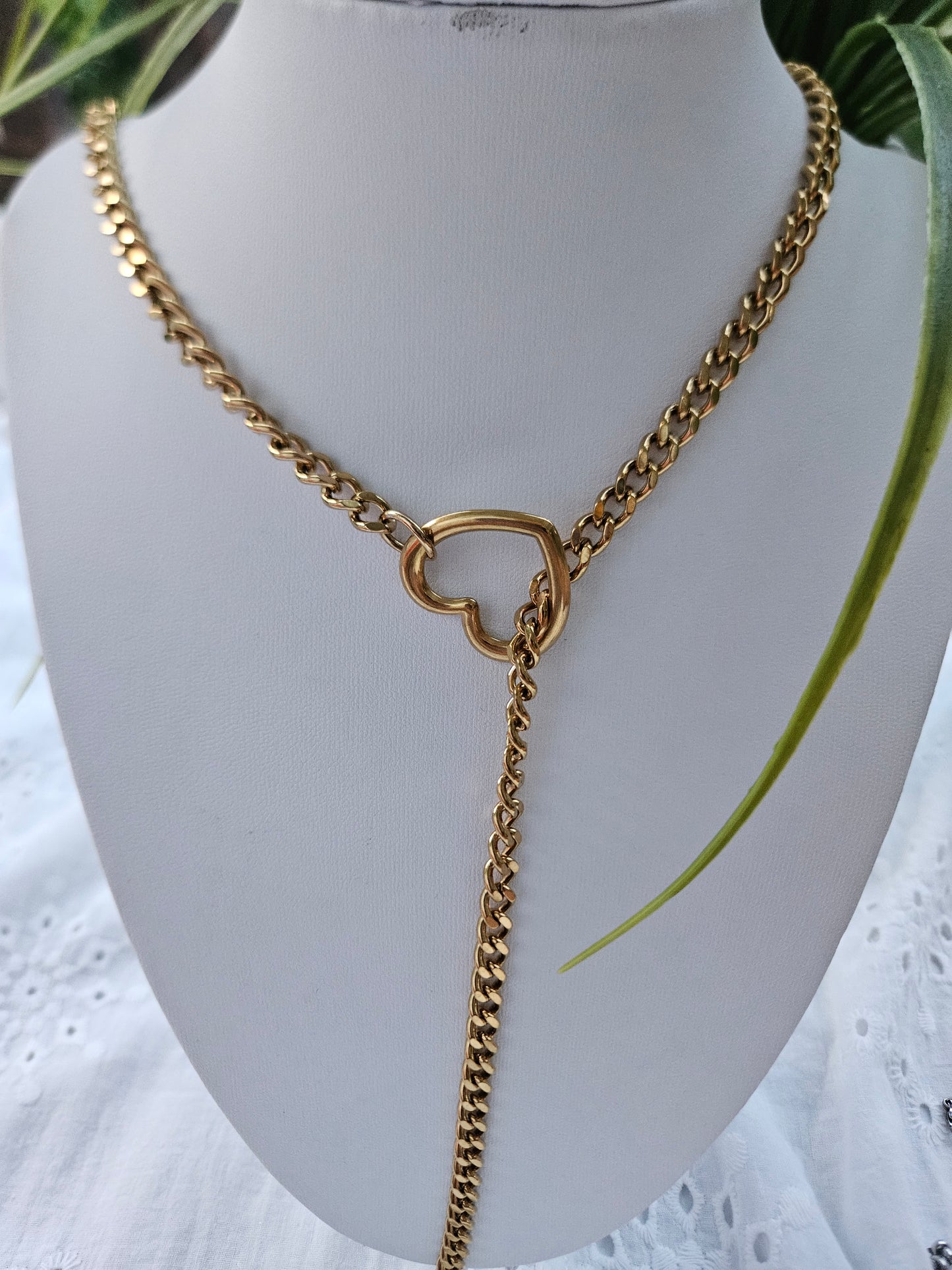 AIXA NECKLACE