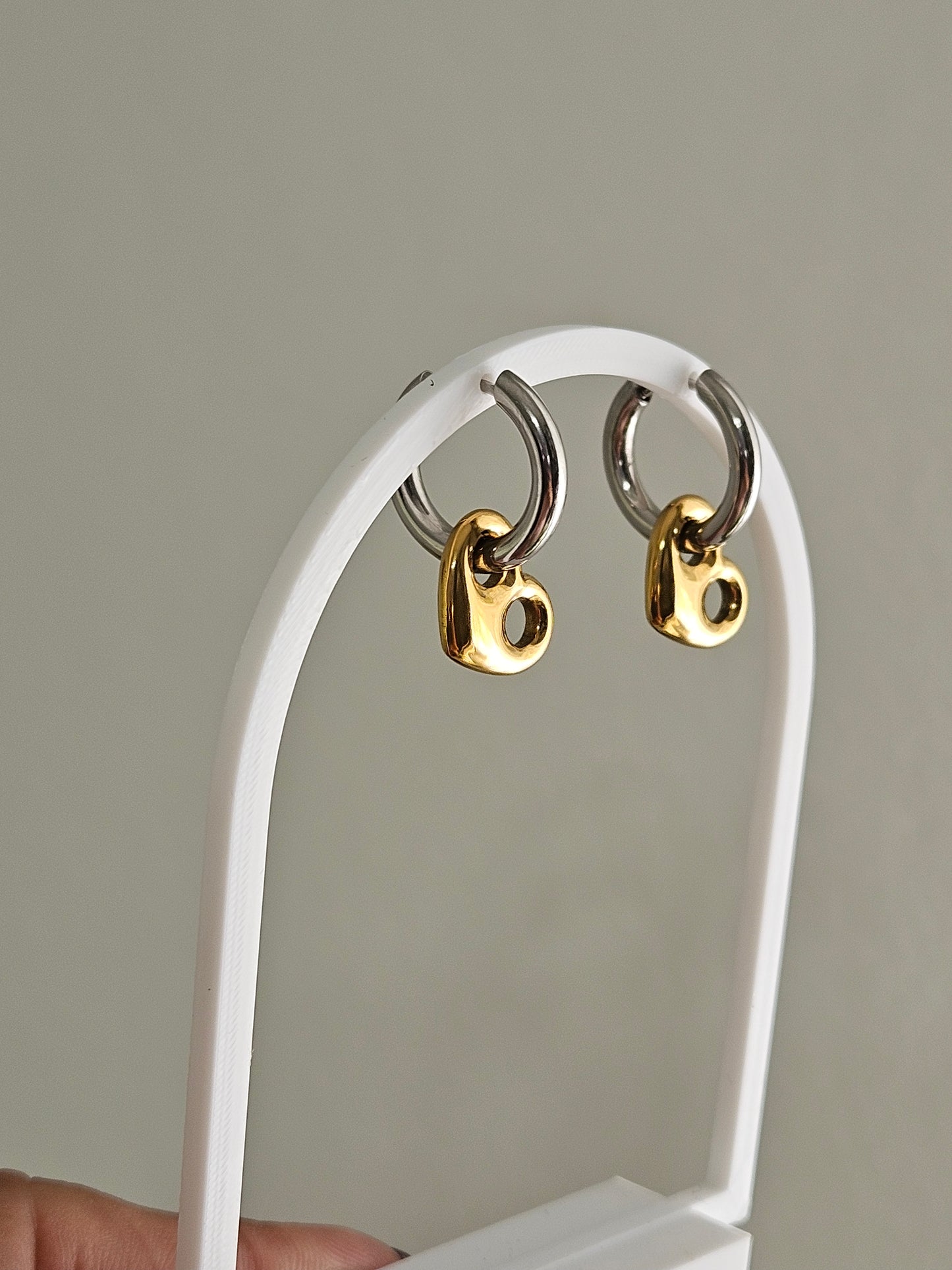KARY HEART EARRINGS
