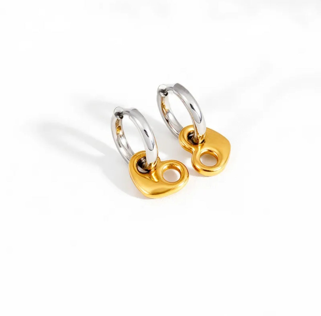 KARY HEART EARRINGS