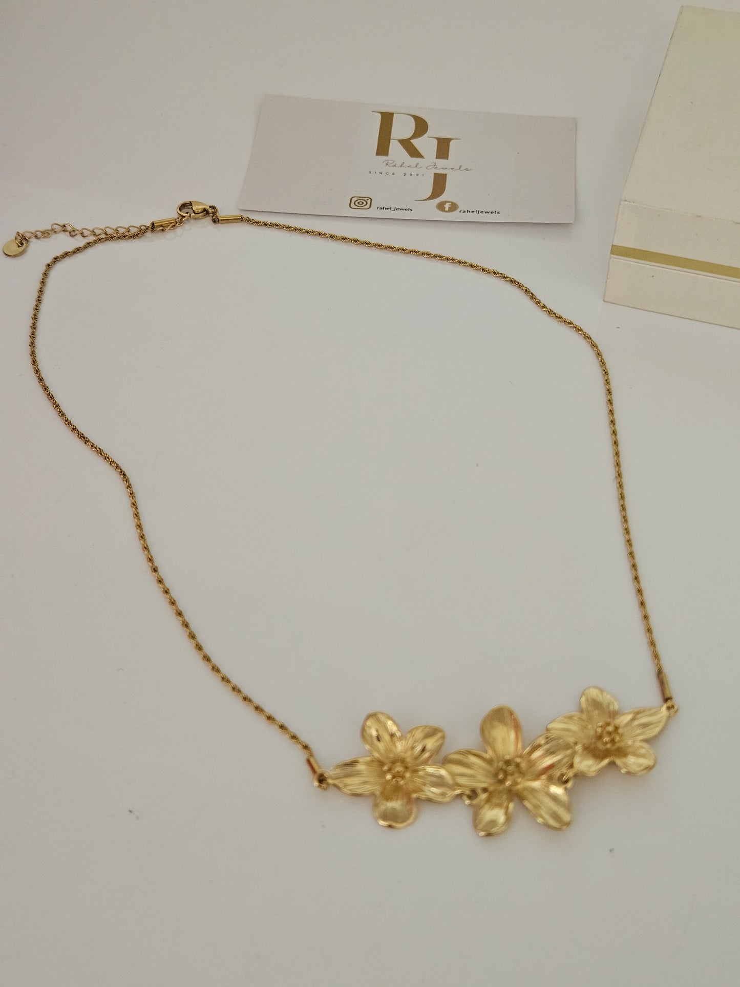 MINALI NECKLACE
