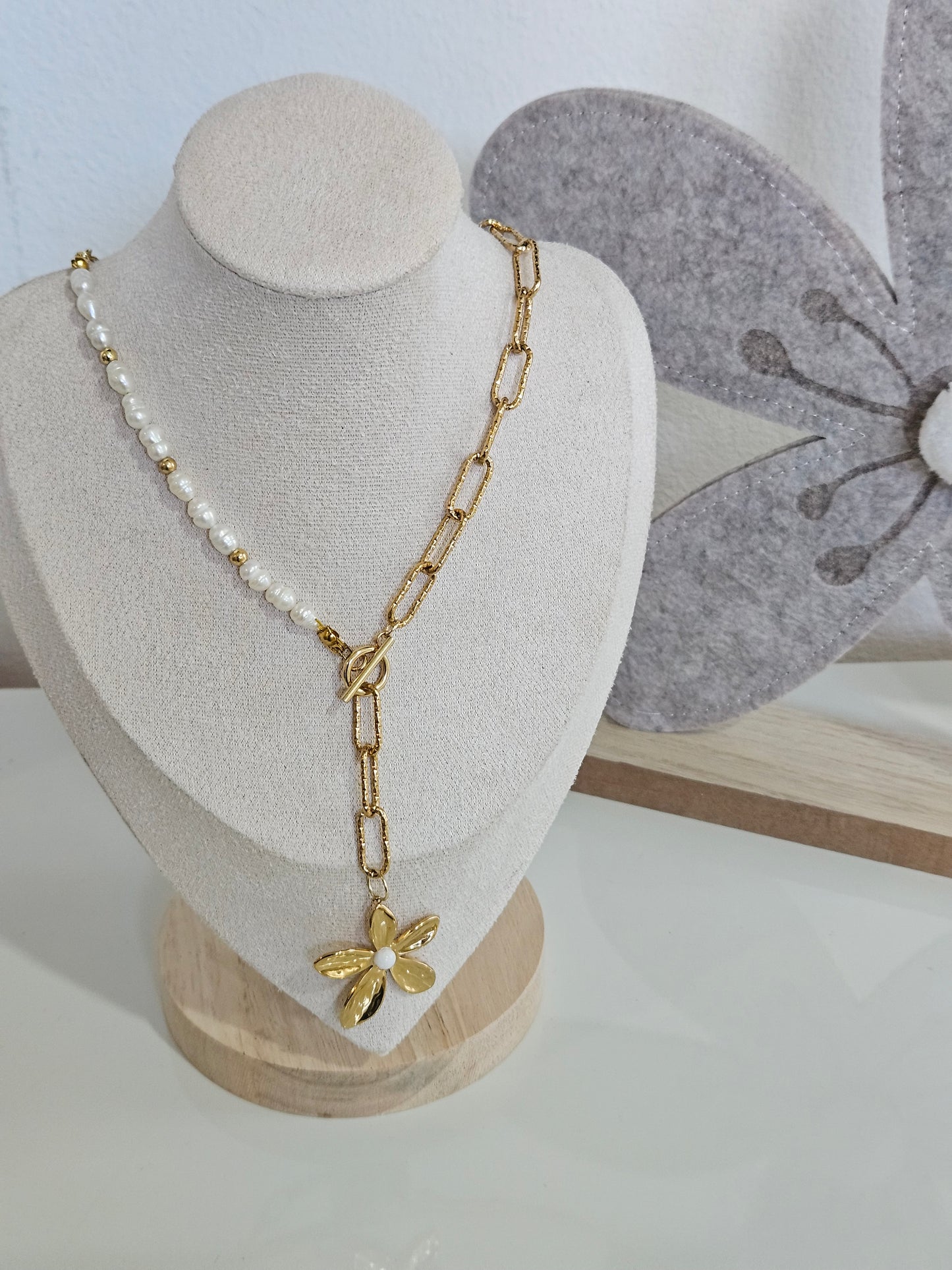 ADA'S NECKLACE