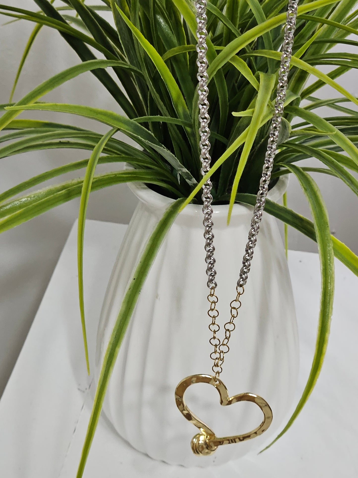 UNIK HEART NECKLACE
