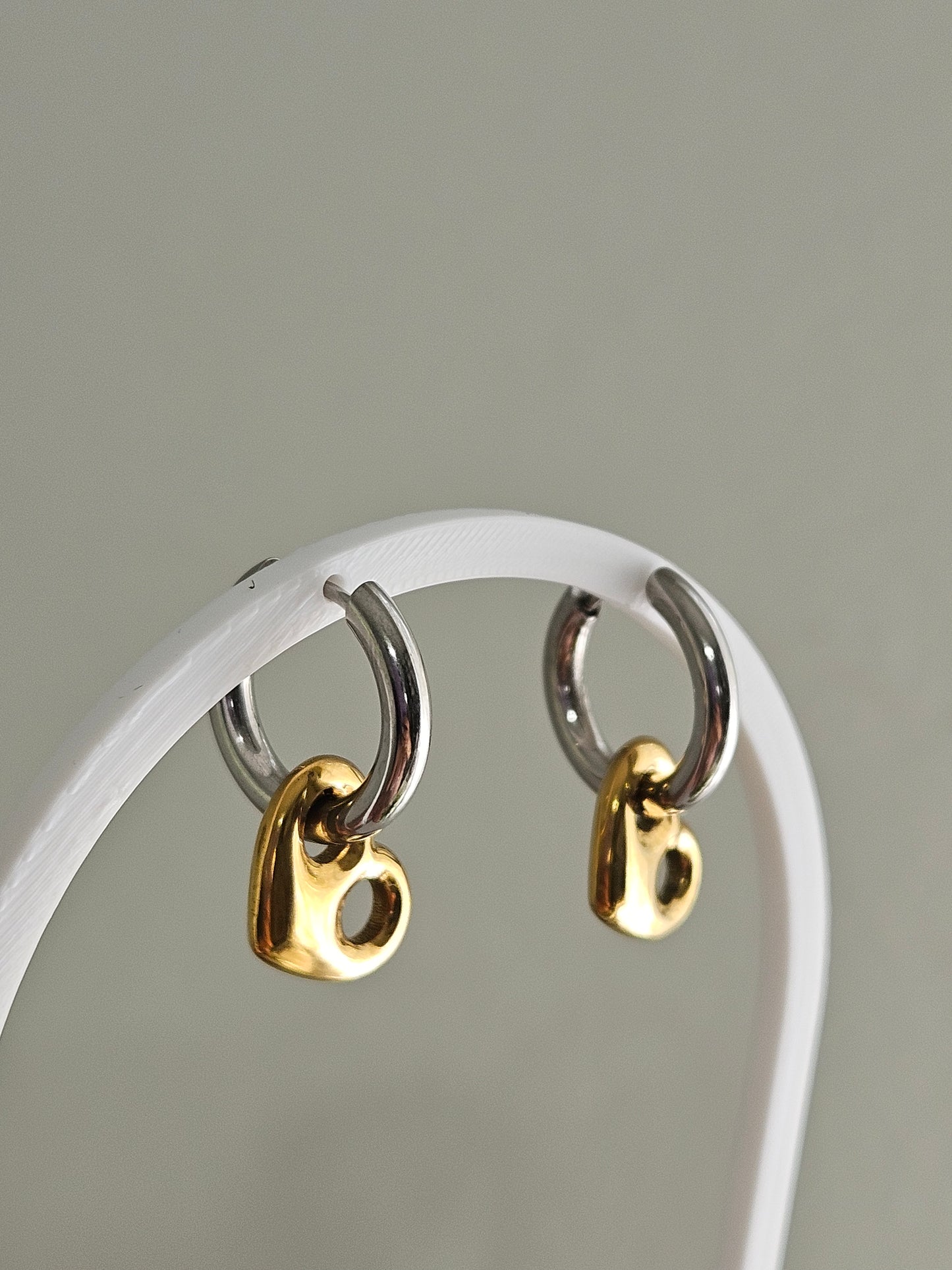 KARY HEART EARRINGS