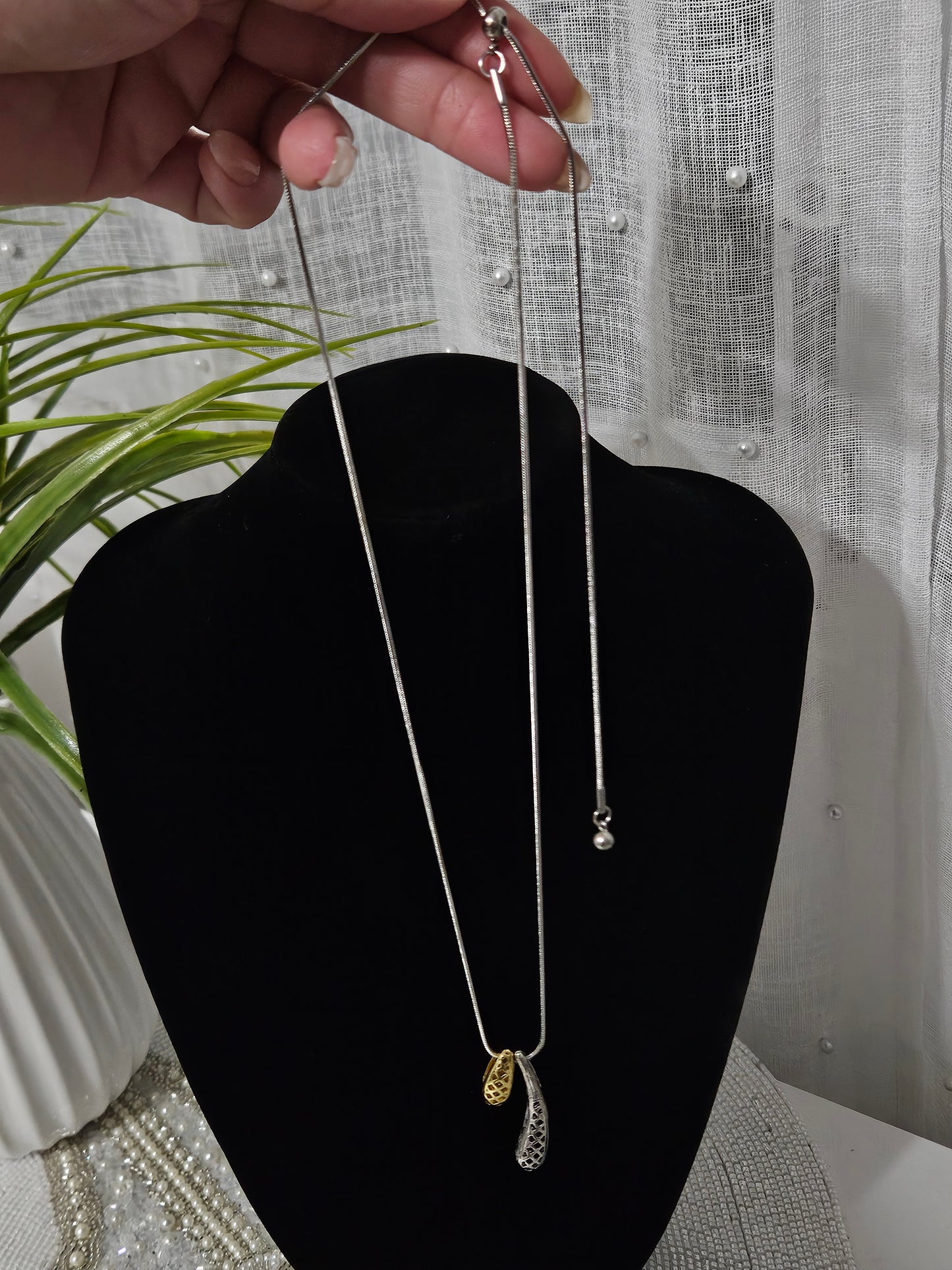 BEATRICE NECKLACE