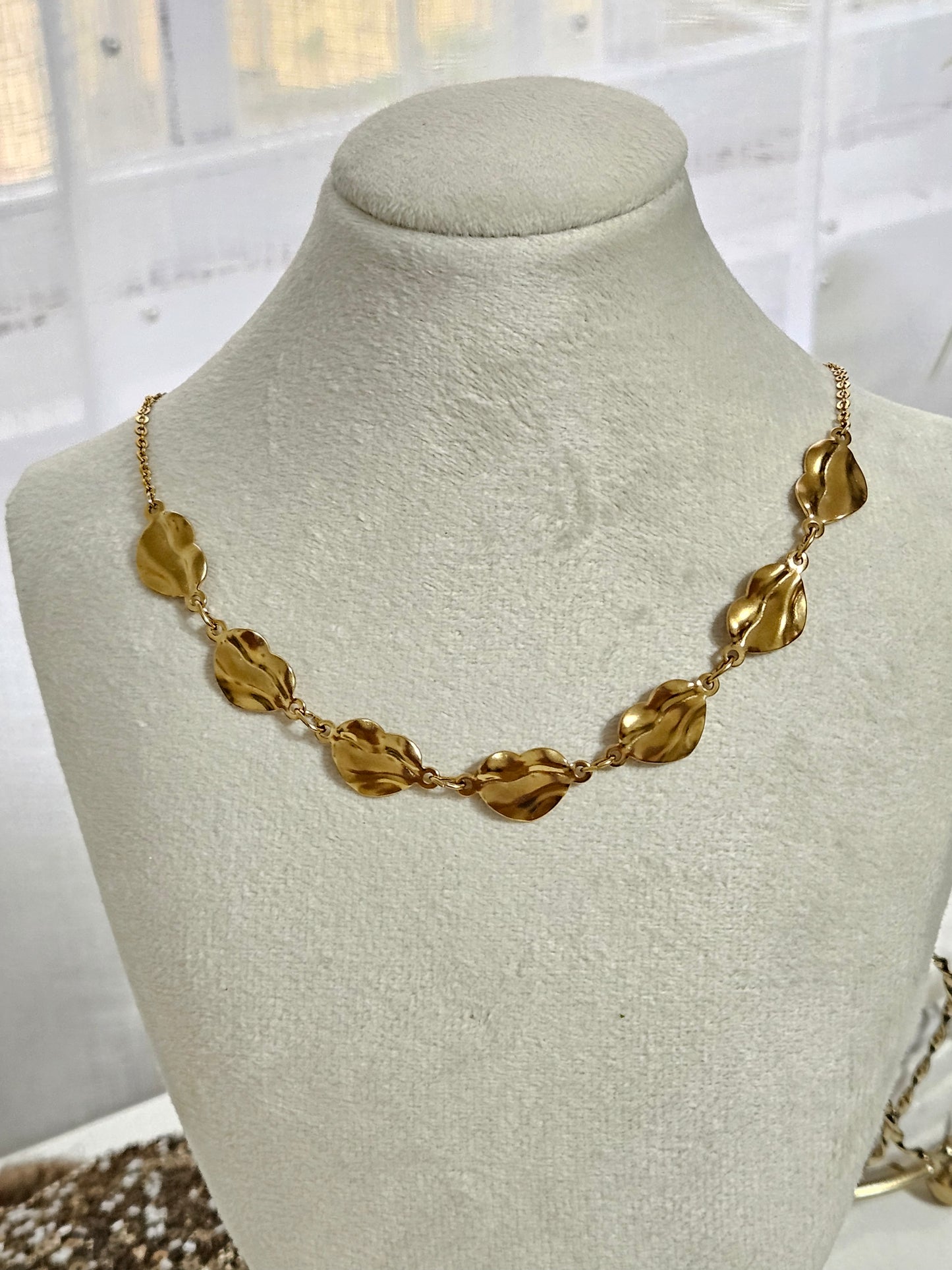 ARY NECKLACE