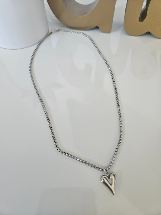 Ann Heart Neacklace Plated