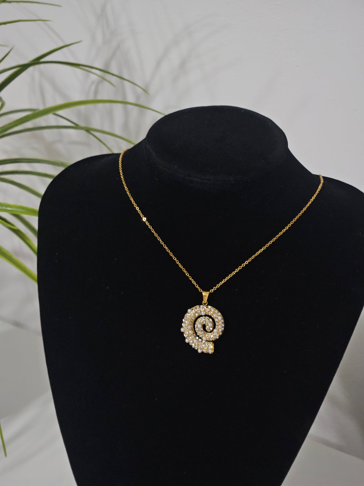 ELEGANT CARACOL Necklace