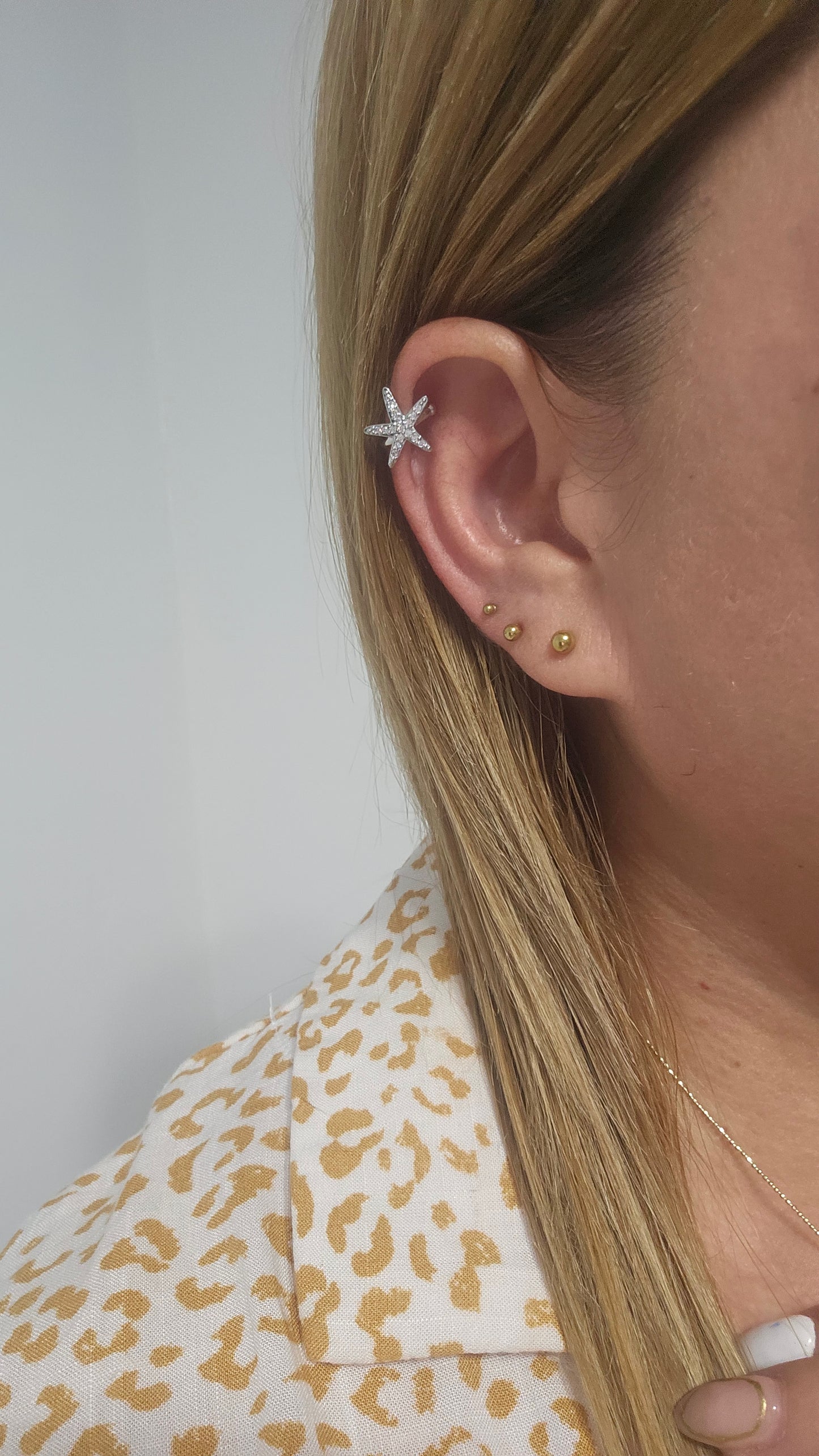 NYR Ear Cuff Plated