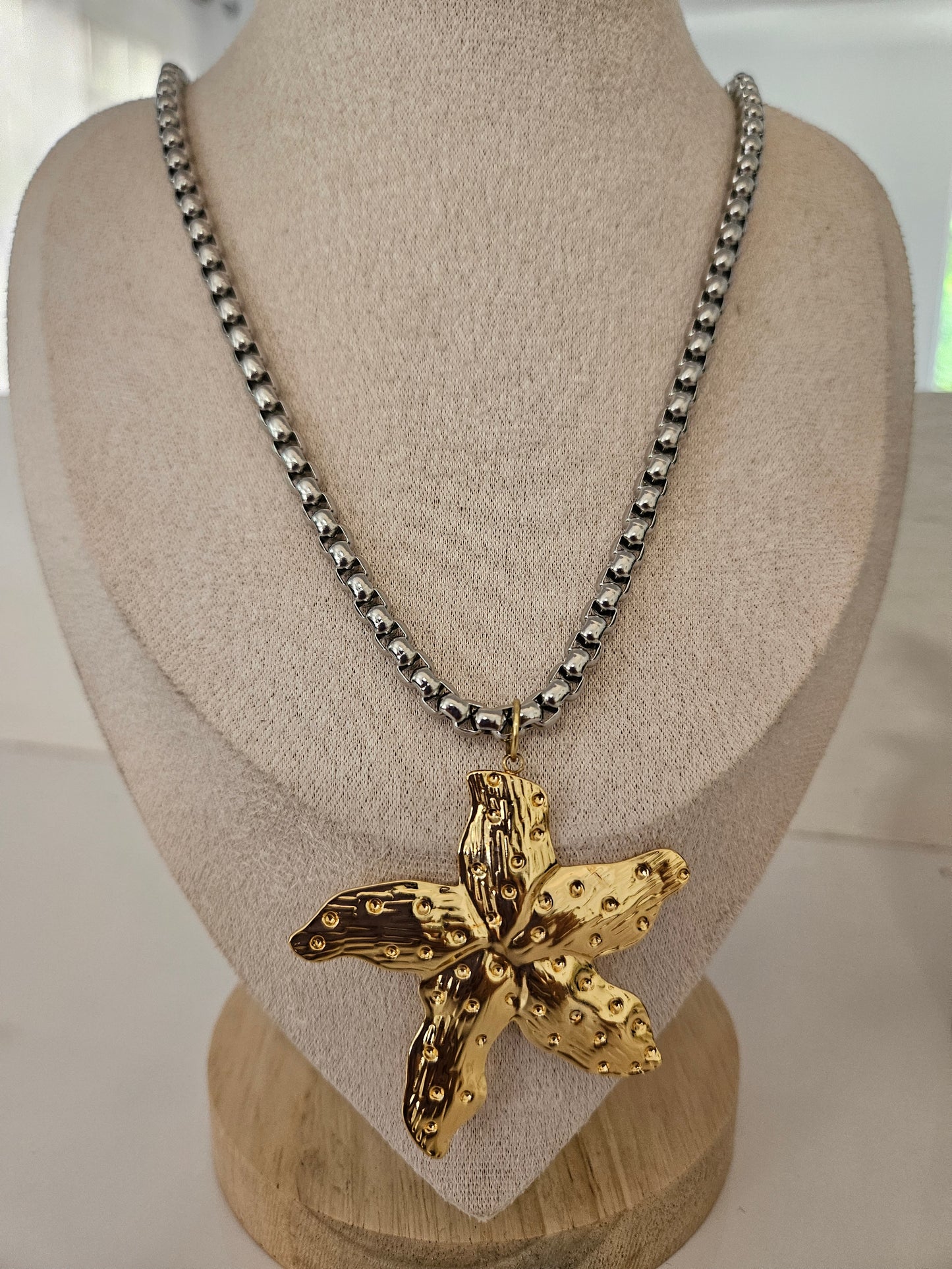 Encantus Star Necklace
