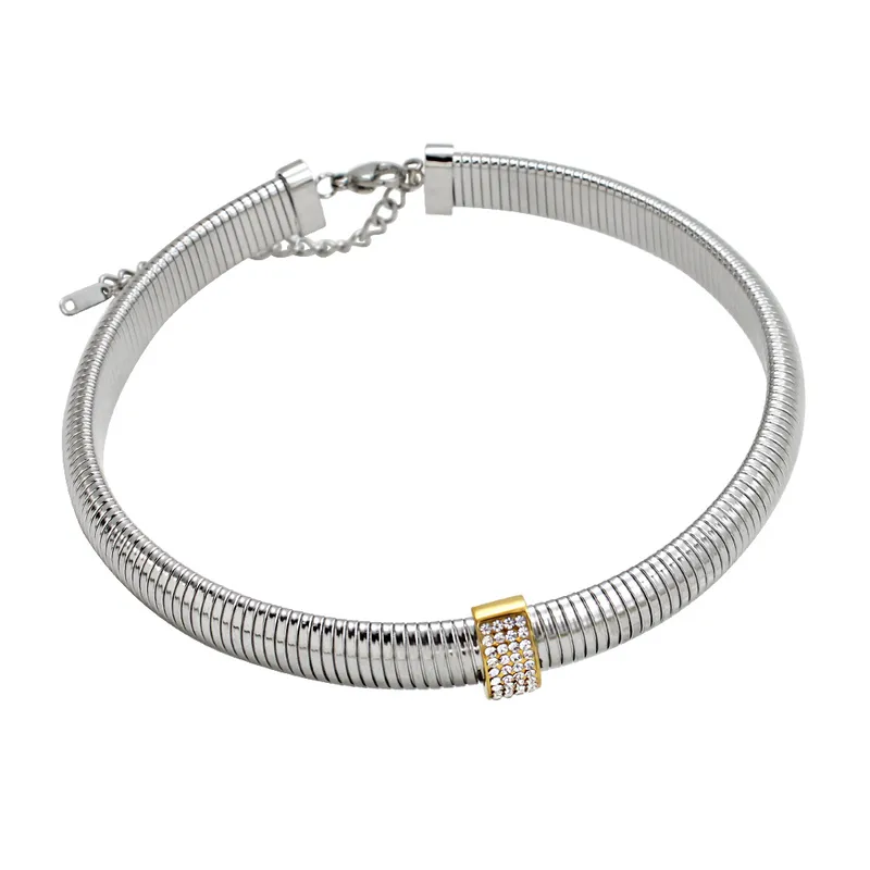 CHIC SILVER NECKLACE