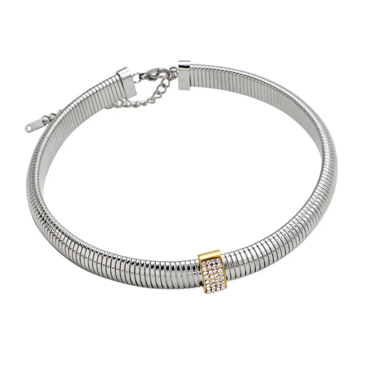 CHIC SILVER NECKLACE