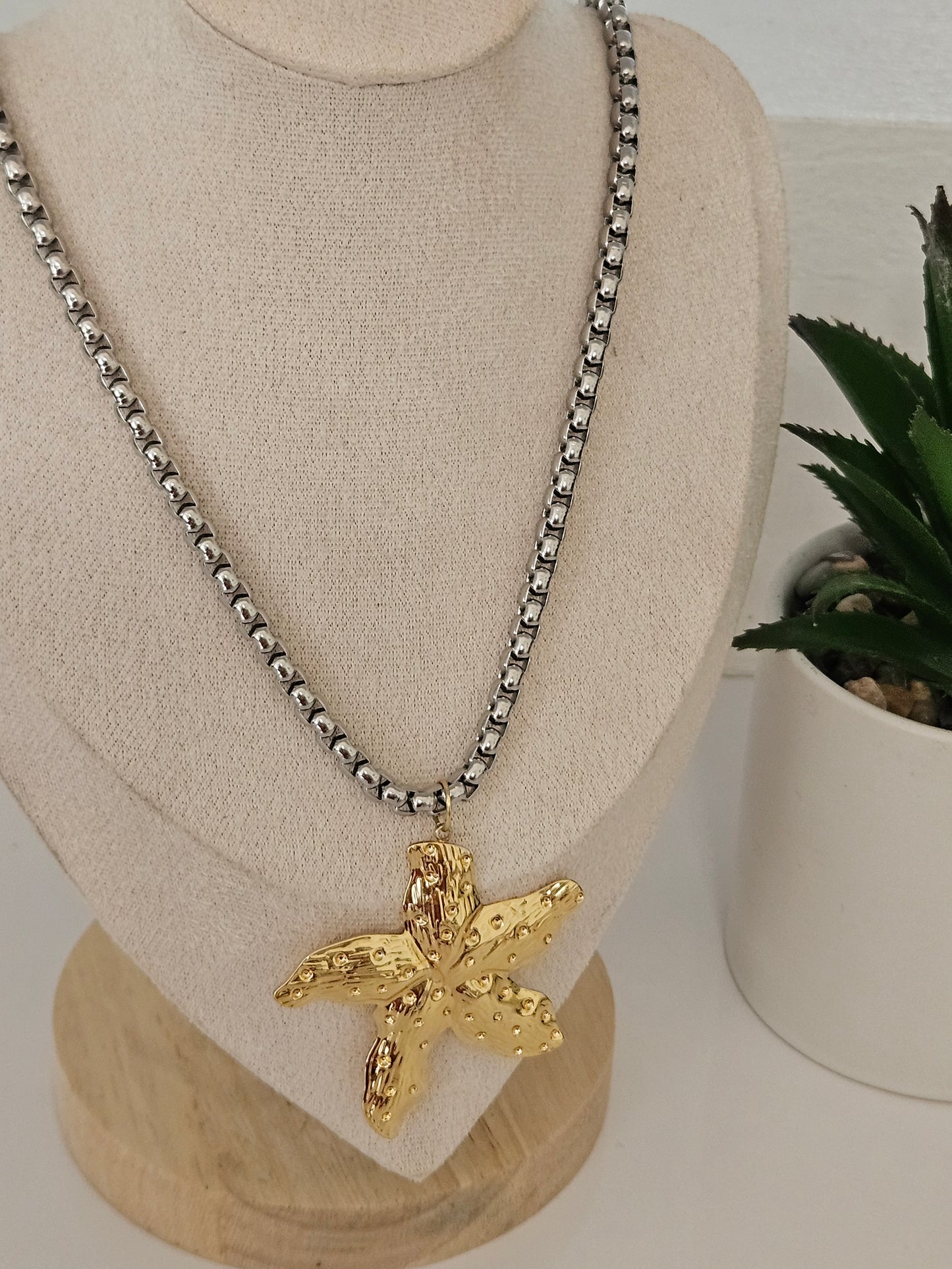 Encantus Star Necklace