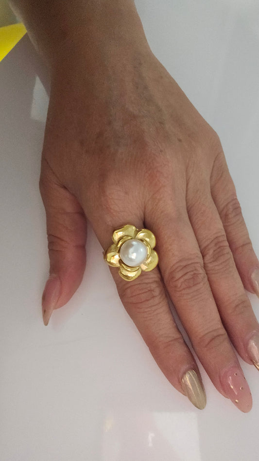 Flower & Pearl Ring